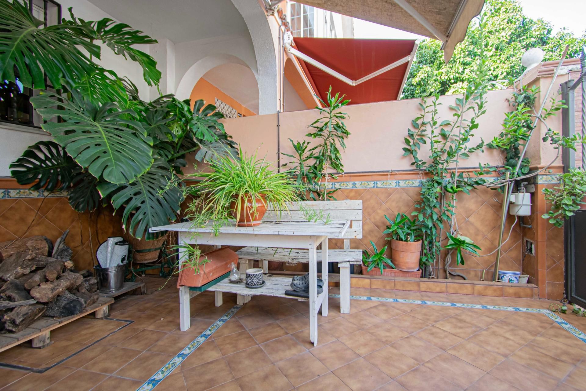 Garden of Single-family semi-detached for sale in  Sevilla Capital  with Air Conditioner, Private garden and Community pool