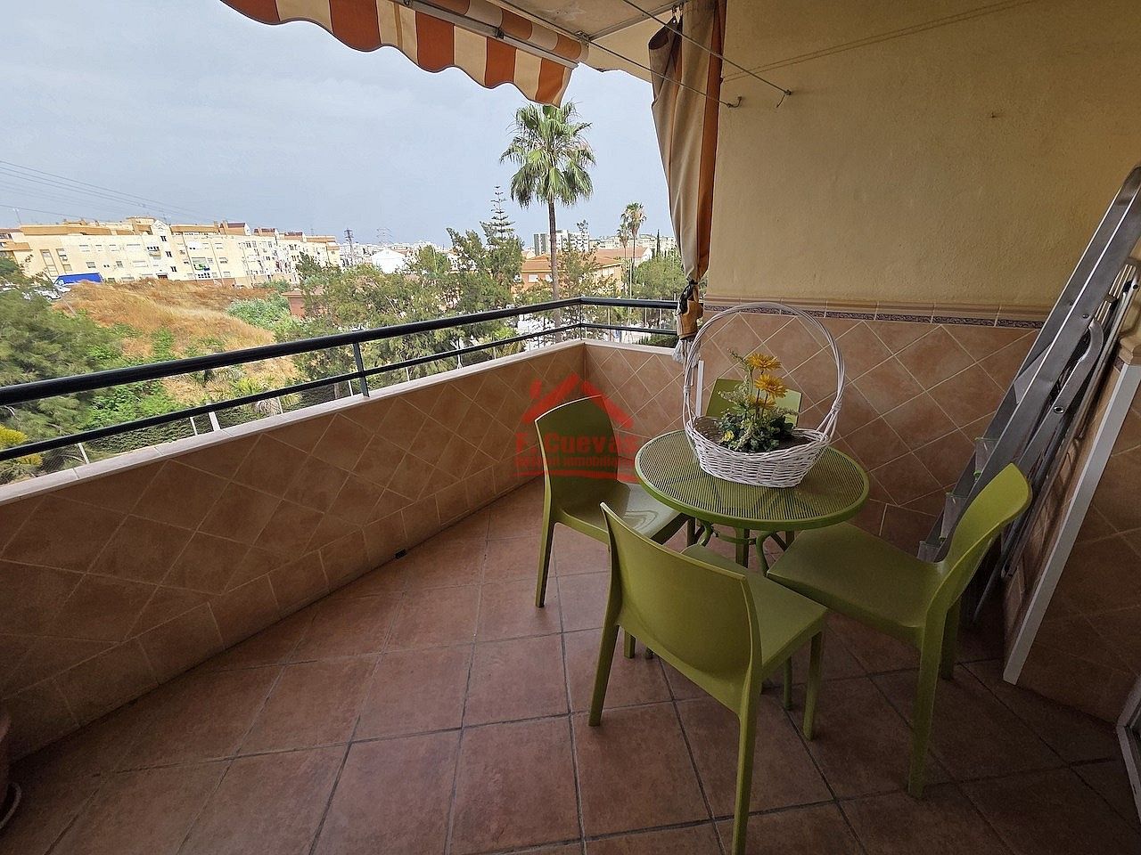 Terrassa de Apartament en venda en Vélez-Málaga amb Terrassa, Piscina i Moblat