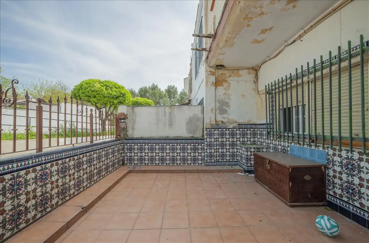 Casa adosada en venda a Sanlucar la Mayor, Centro