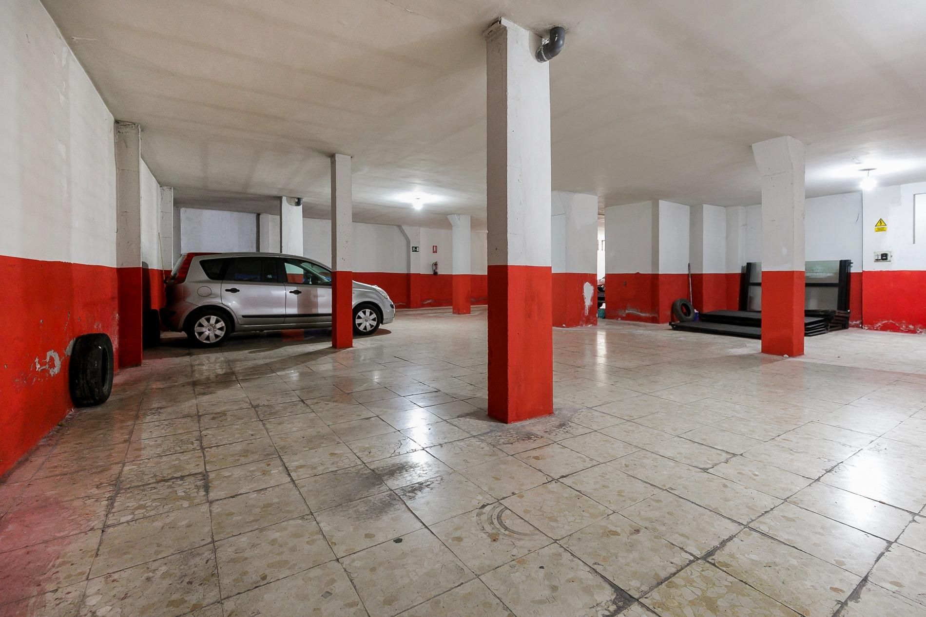 Premises for sale in Calle LOMA DE DILAR, Crta. De la Sierra