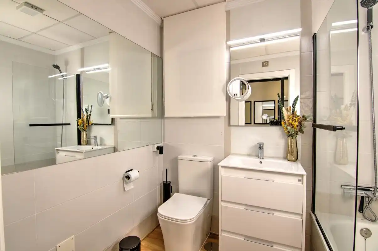 Badezimmer von Wohnung zum Verkauf in San Pedro del Pinatar mit Klimaanlage, Heizung und Privatgarten