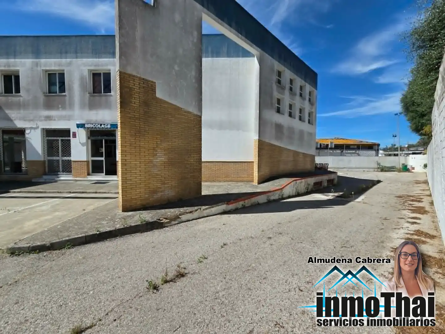 Exterior view of Industrial buildings for sale in Jerez de la Frontera