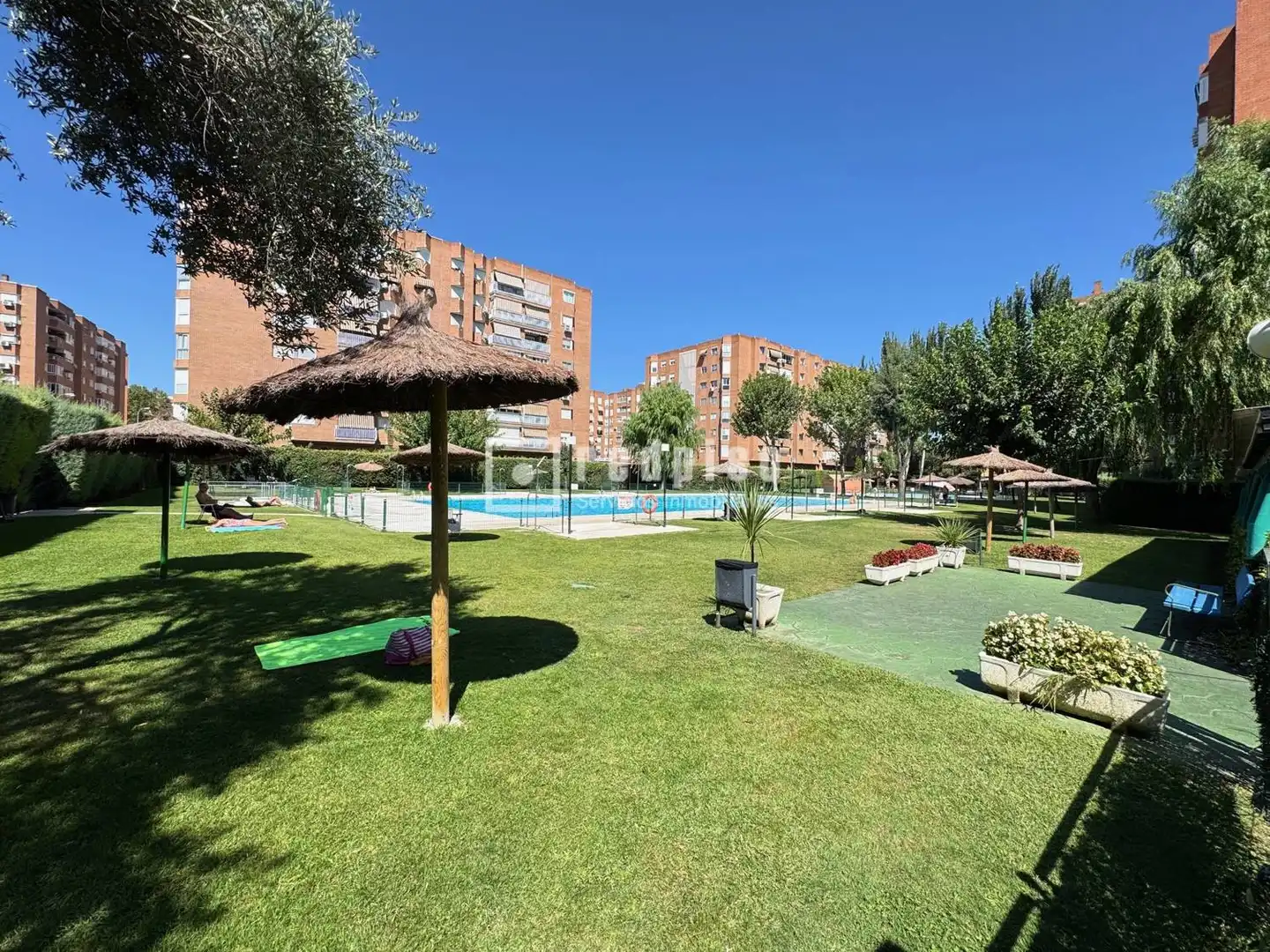 Vista exterior de Piso en venta en Fuenlabrada con Aire acondicionado, Calefacción y Jardín privado