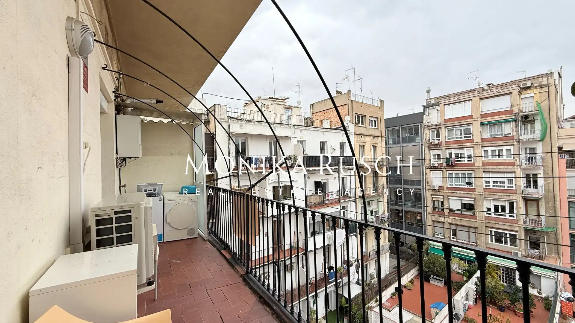 Balcony of Flat for sale in Barcelona  with Air Conditioner and Heating