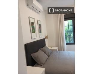 Bedroom of Flat to rent in  Madrid Capital  with Air Conditioner and Balcony