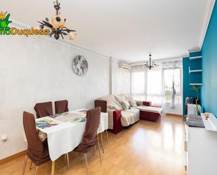Living room of Flat for sale in  Granada Capital  with Air Conditioner
