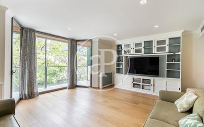 Living room of Flat for sale in  Barcelona Capital  with Air Conditioner, Heating and Terrace