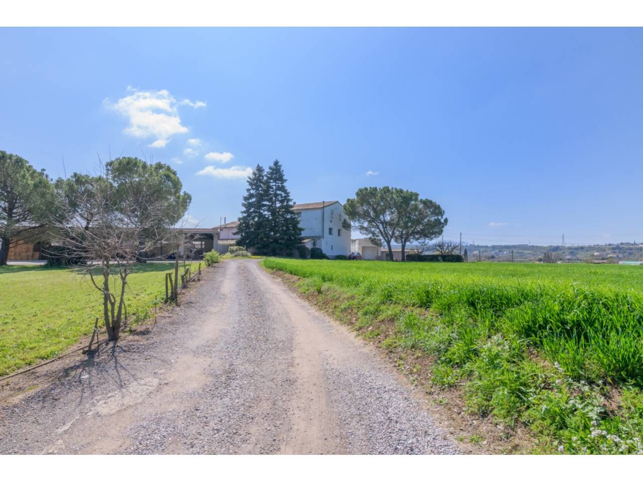 Vista exterior de Finca rústica en venda en Manresa amb Jardí privat, Terrassa i Piscina