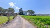 Vista exterior de Finca rústica en venda en Manresa amb Jardí privat, Terrassa i Piscina