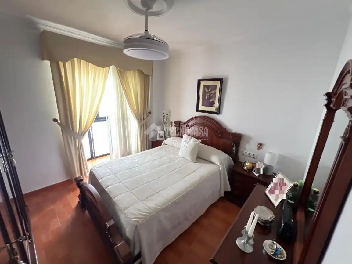 Bedroom of Flat for sale in Dos Hermanas  with Air Conditioner