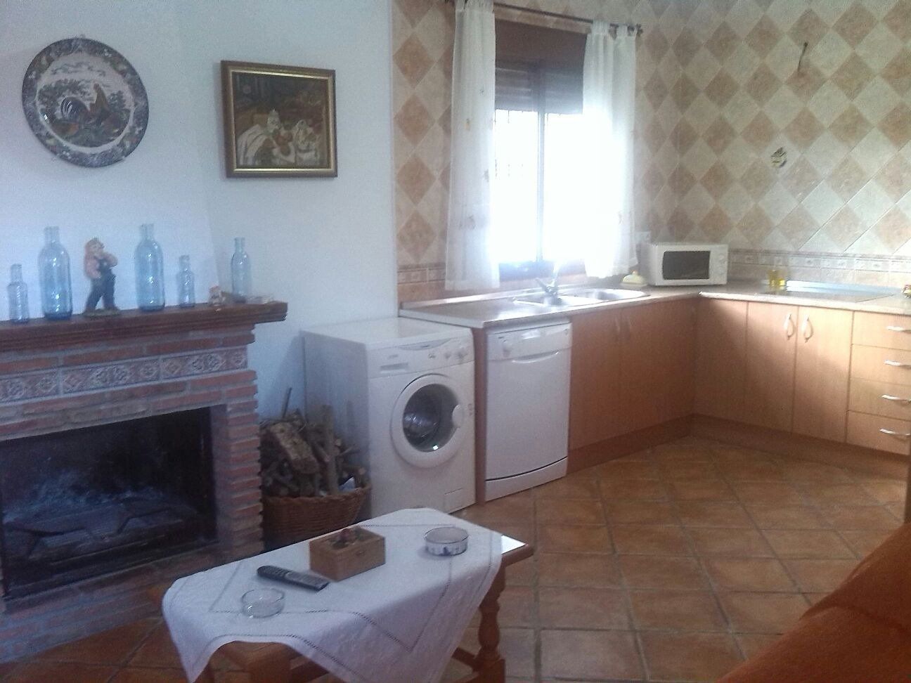 Cuina de Casa o xalet en venda en Comares amb Jardí privat, Terrassa i Traster