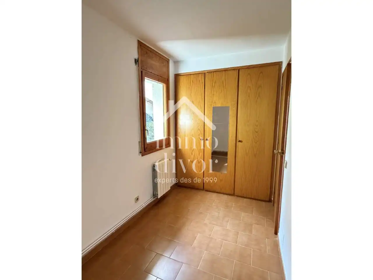 Casa aparellada amb jardí en venda a Centre, imagen 18