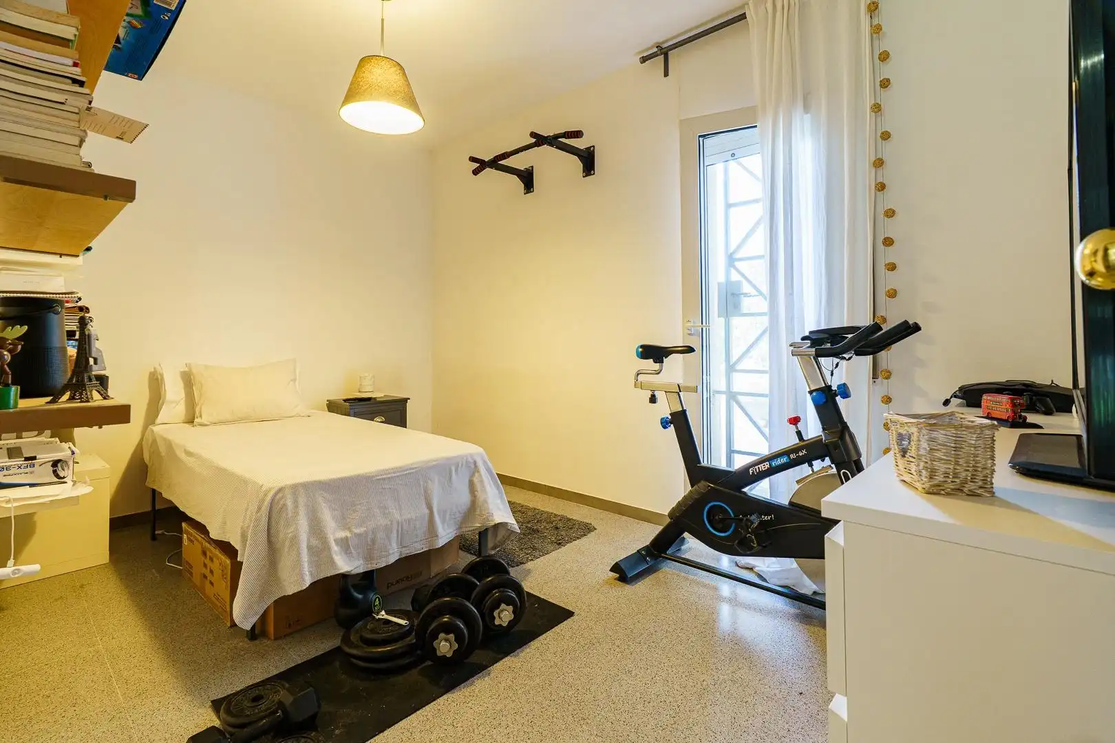 Schlafzimmer von Erdgeschoss zum Verkauf in Sitges mit Heizung, Privatgarten und Terrasse