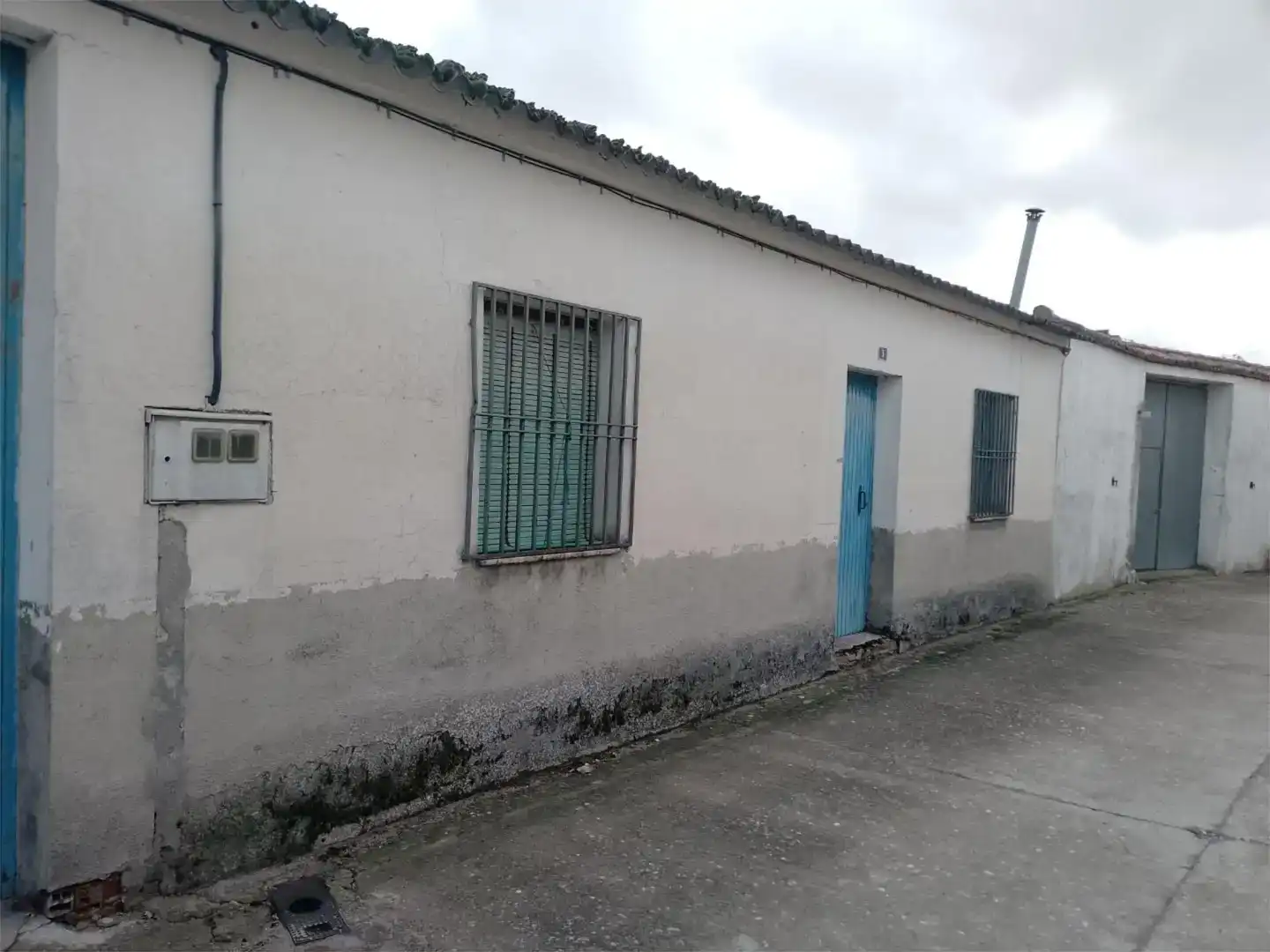 Vista exterior de Planta baja en venta en Cuéllar