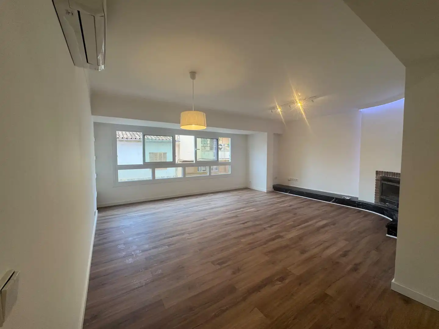 Sala de estar de Piso de alquiler en  Palma de Mallorca con Aire acondicionado y Terraza