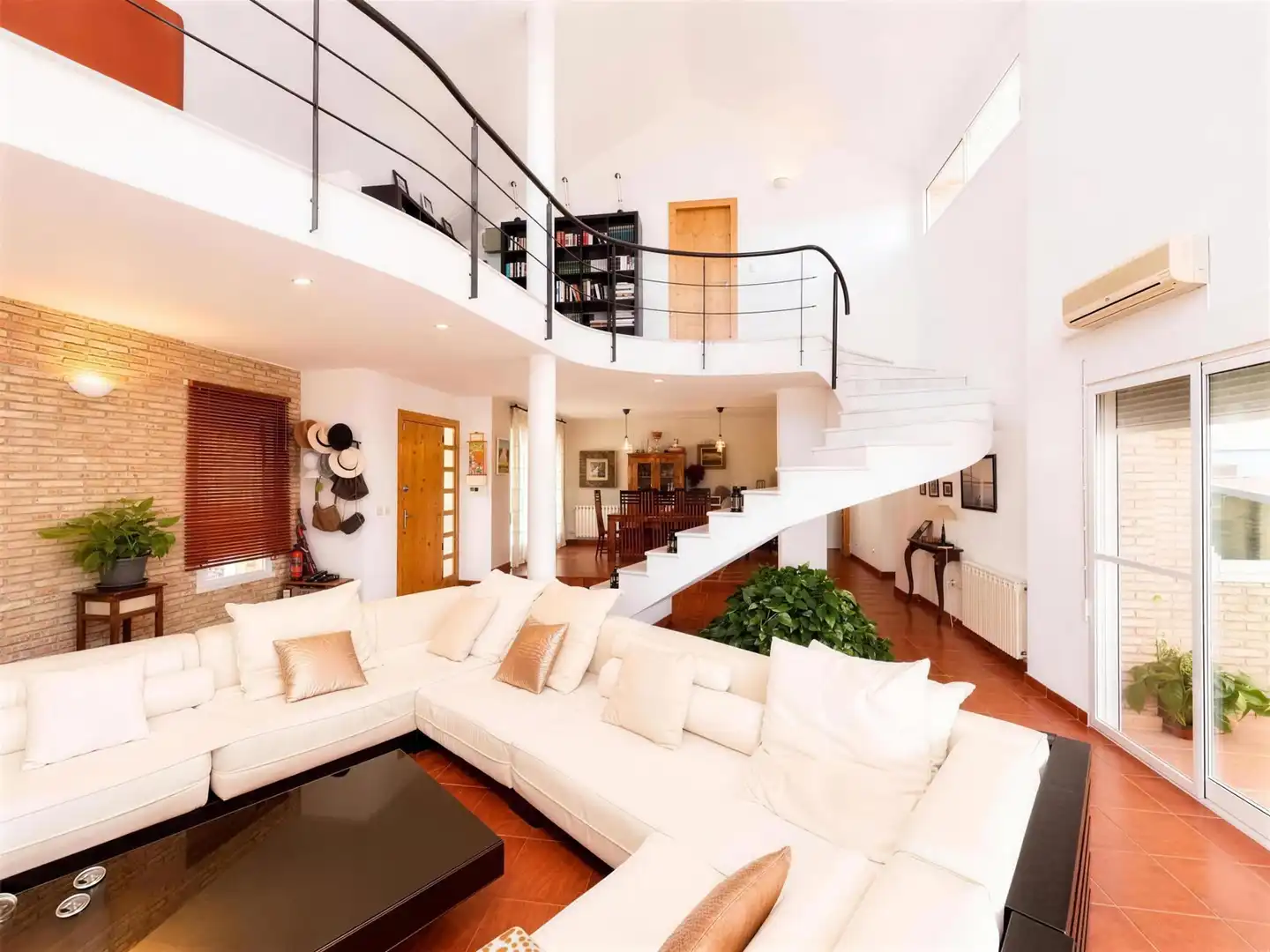 Villa con terrazza in vendita a Calle Duc Del