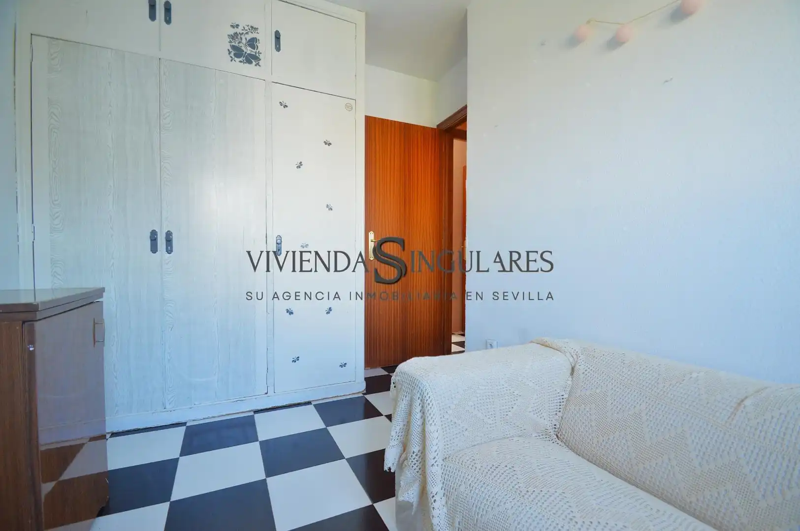Habitación de Piso en venta en Sevilla con Aire acondicionado y Calefacción