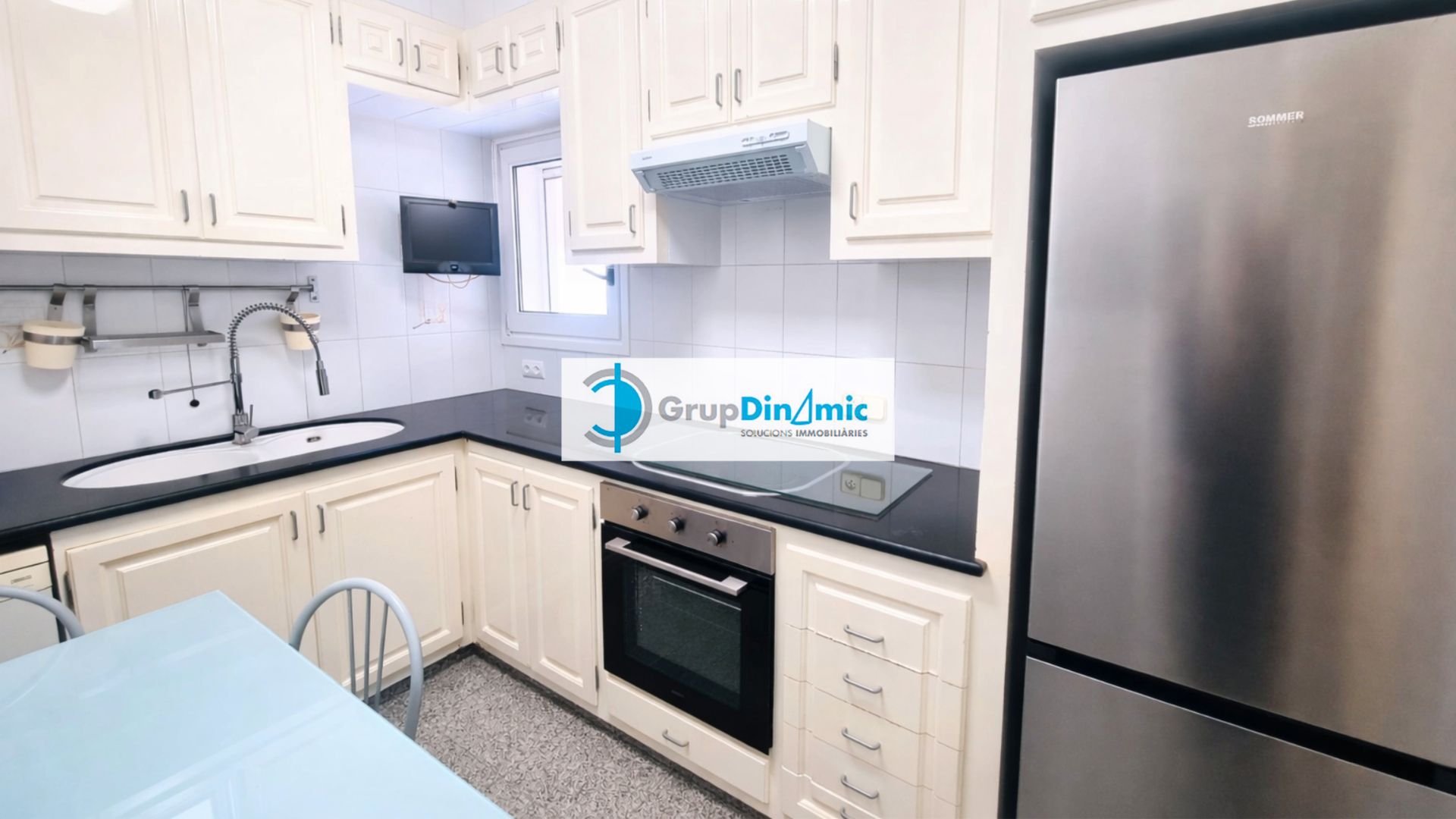 Küche von Wohnung zum Verkauf in Palamós mit Klimaanlage, Heizung und Terrasse