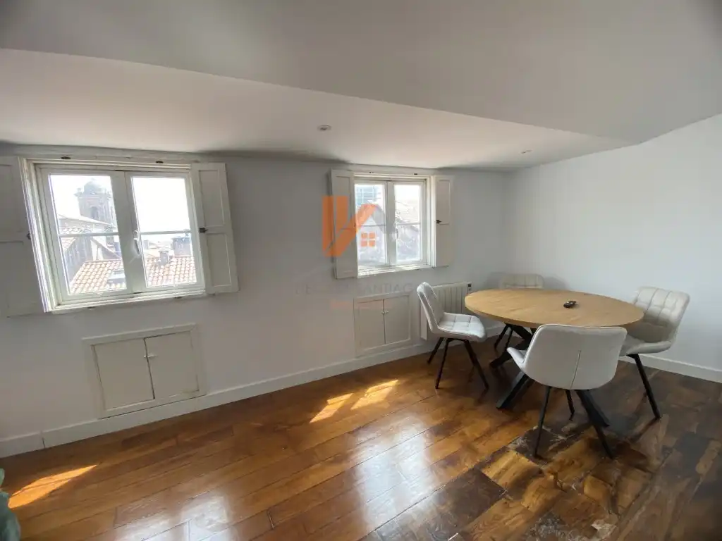 Esszimmer von Loft zur Miete in Santiago de Compostela  mit Möbliert