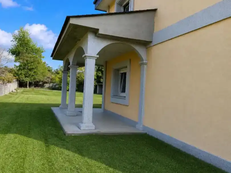 Vista exterior de Piso en venta en Carballo con Piscina y Balcón