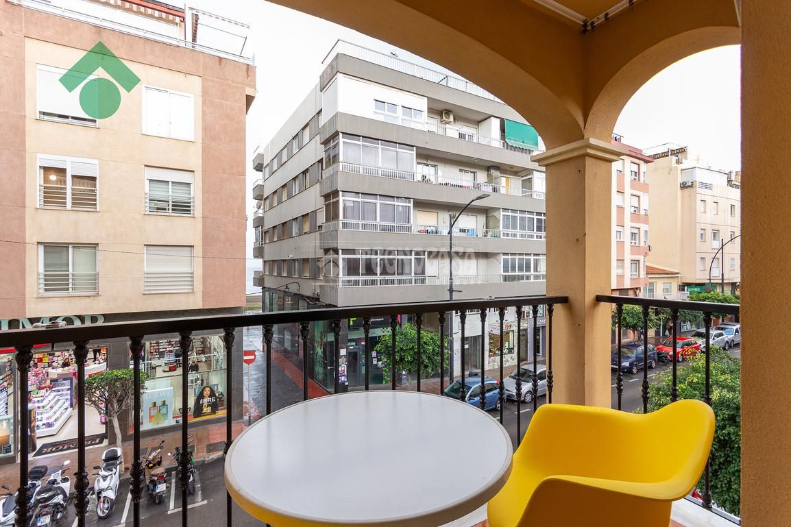 Vista exterior de Pis en venda en Rincón de la Victoria amb Terrassa