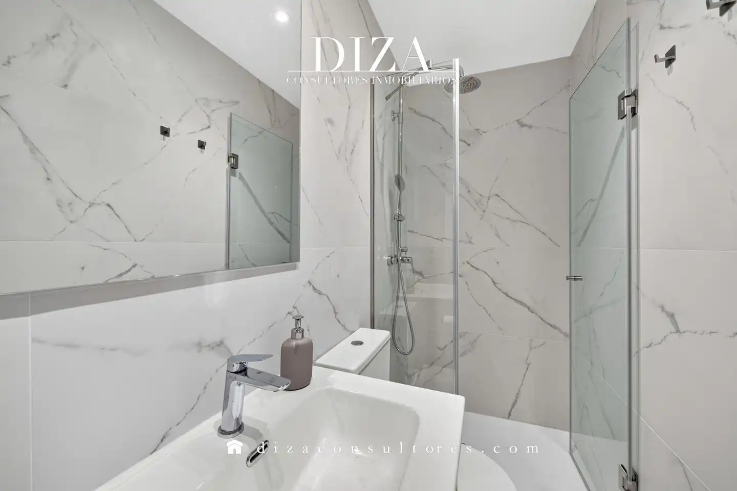 Bathroom of Ground floor for rent in Madrid  with Air Conditioner and Furnished