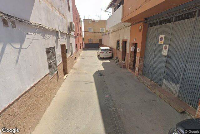 Casa adosada en Venta en CALLE LAUD en La Plata