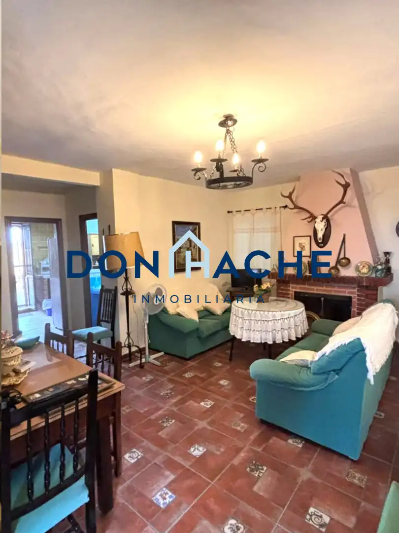 Sala d'estar de Casa o xalet en venda en Mérida amb Aire condicionat, Calefacció i Jardí privat