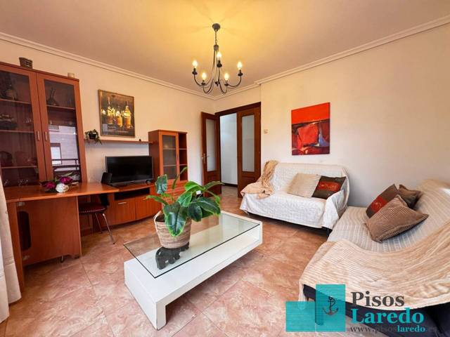 Piso en Venta en Calle treto, 1 en Bárcena de Cicero