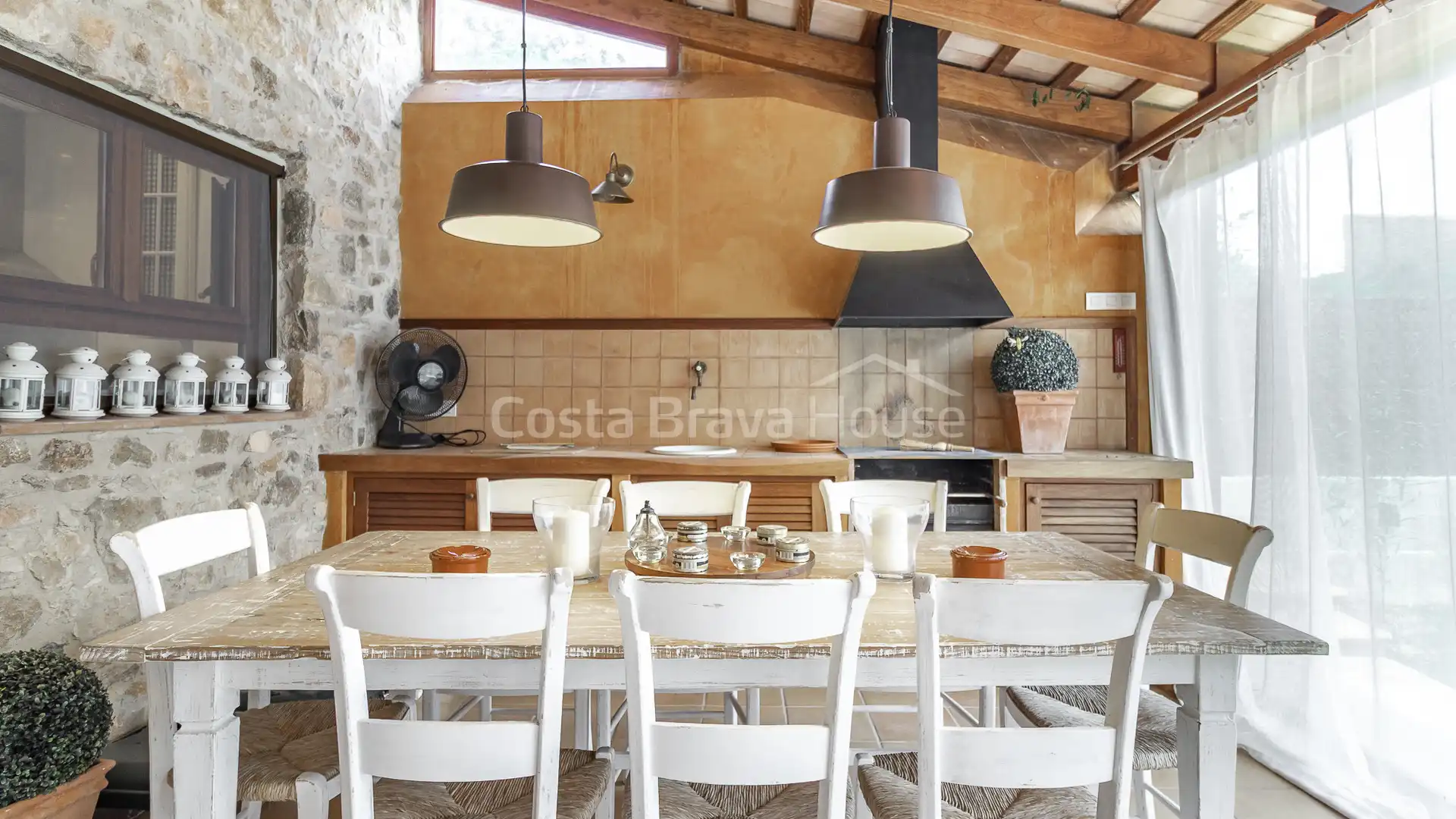 Cuina de Finca rústica en venda en Torrent (Girona) amb Aire condicionat, Calefacció i Jardí privat