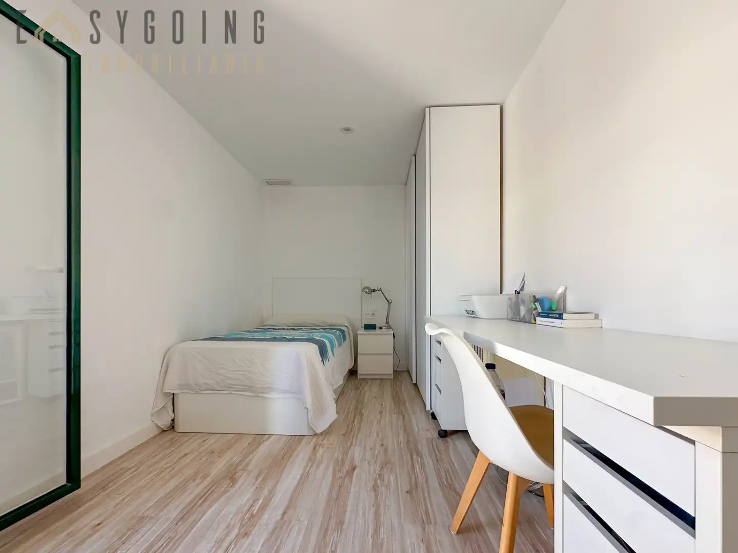 Habitación de Ático en venta en Elche / Elx con Aire acondicionado, Terraza y Amueblado
