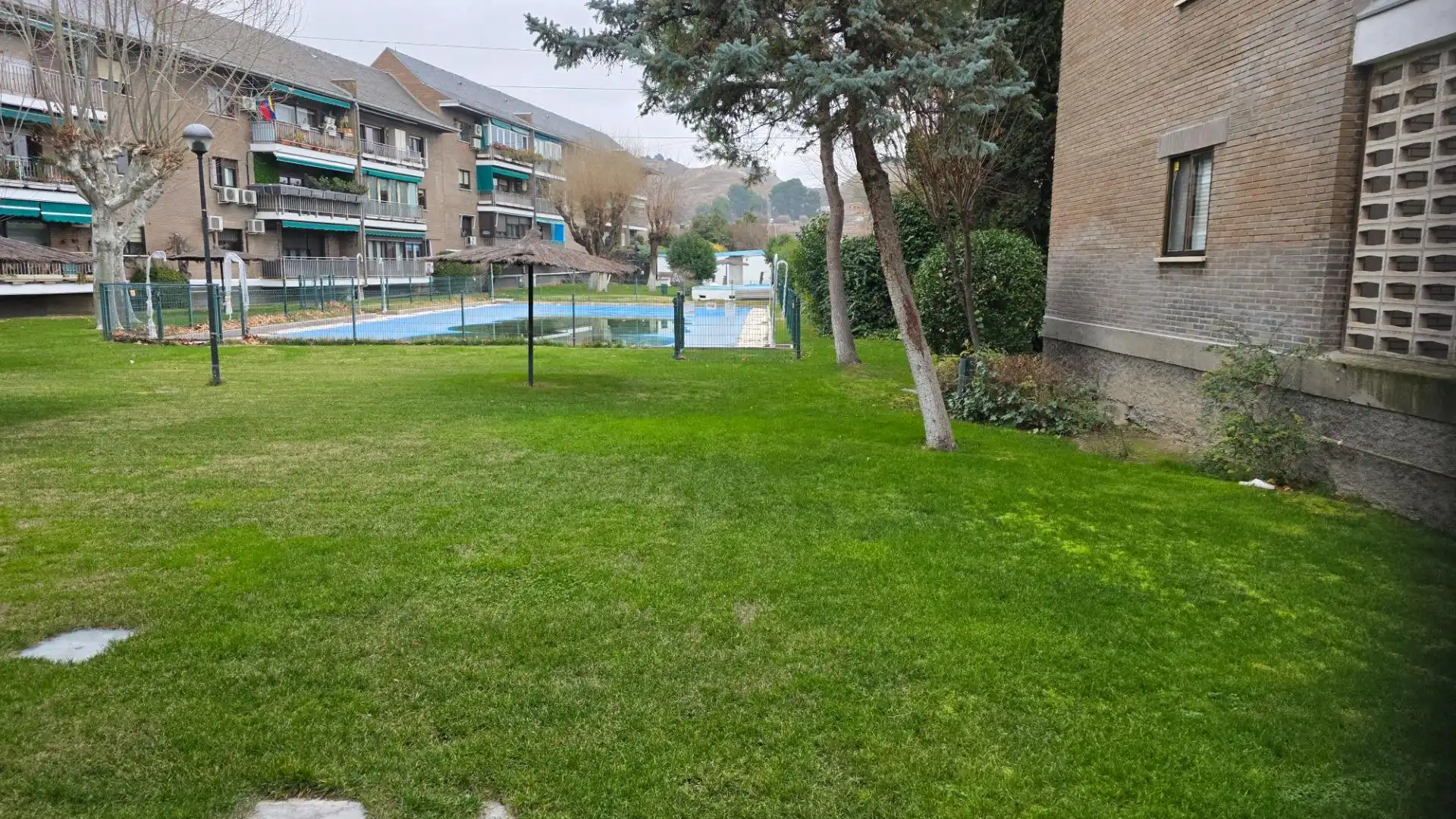 Piscina de Pis en venda en Paracuellos de Jarama amb Calefacció, Jardí privat i Traster