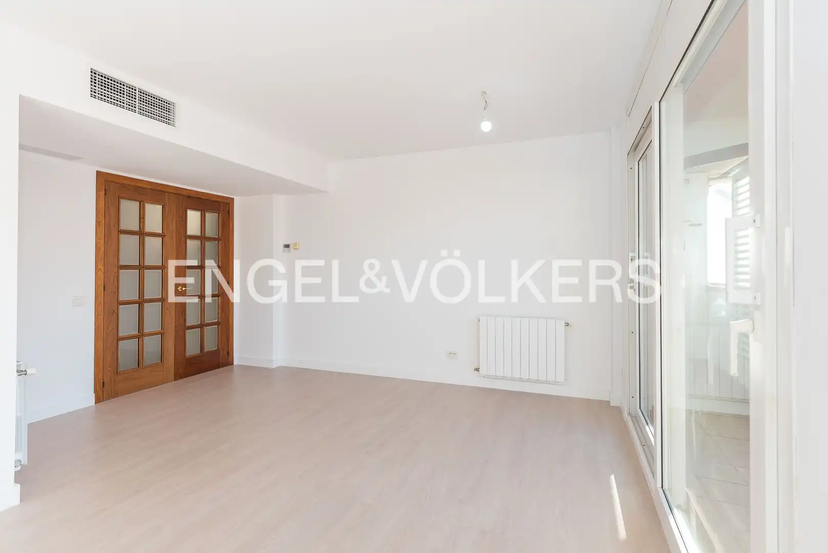 Sala d'estar de Pis de lloguer en Sant Cugat del Vallès amb Aire condicionat, Calefacció i Parquet
