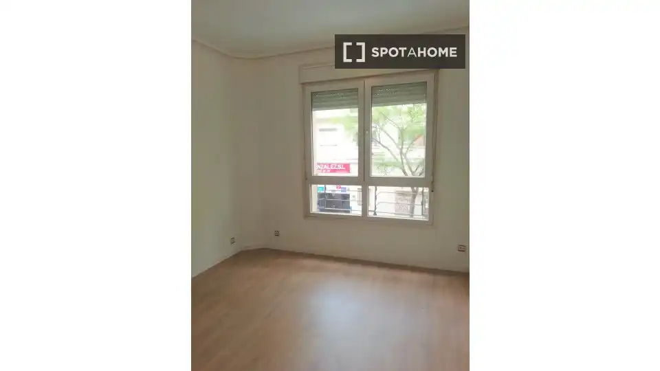 Bedroom of Flat for rent in Madrid  with Air Conditioner, Heating and Furnished