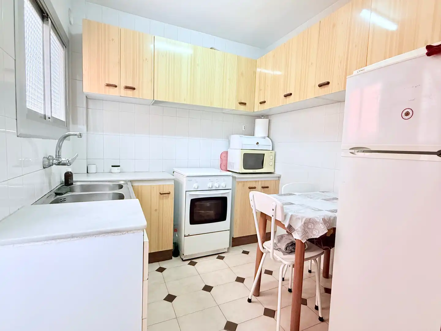 Cocina de Piso en venta en Sant Feliu de Llobregat con Horno