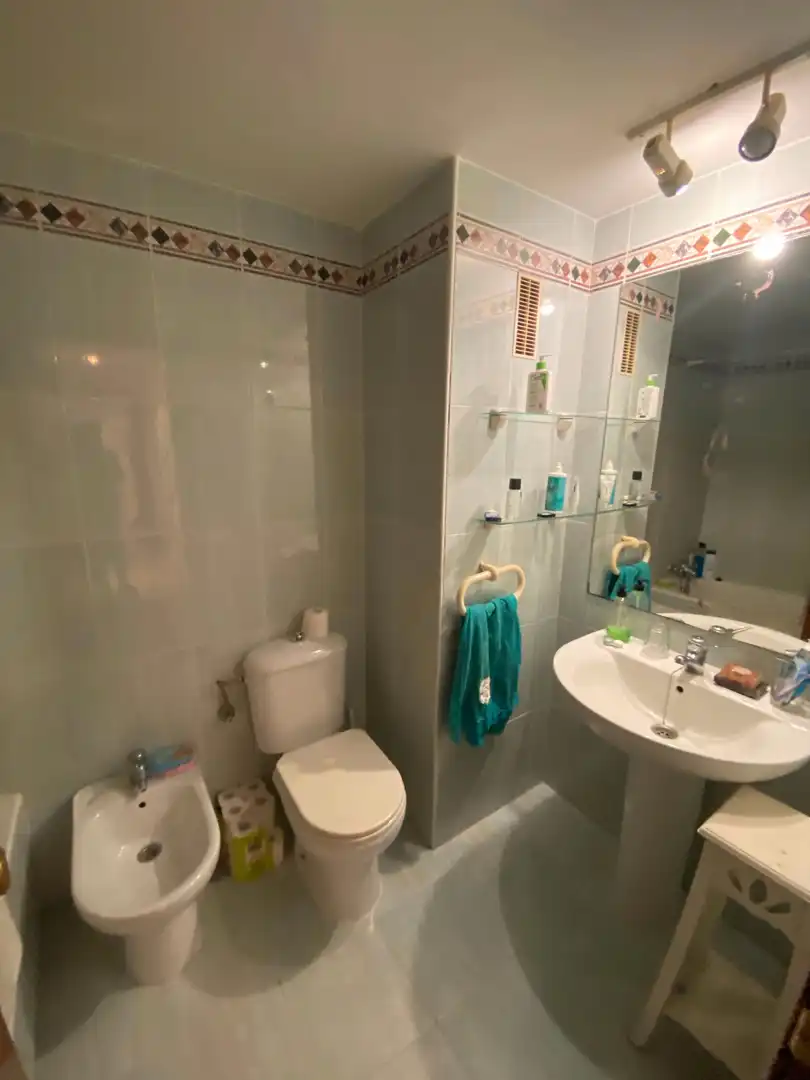 Badezimmer von Wohnung zum Verkauf in Marbella mit Terrasse, Möbliert und Ofen
