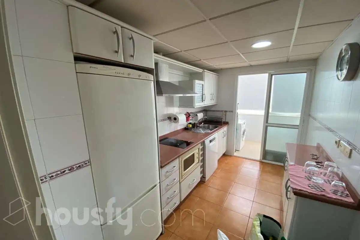Küche von Wohnung zur Miete in Sevilla mit Klimaanlage, Heizung und Terrasse
