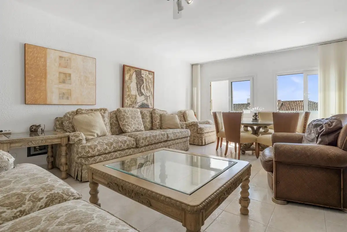 Sala d'estar de Apartament en venda en Marbella
