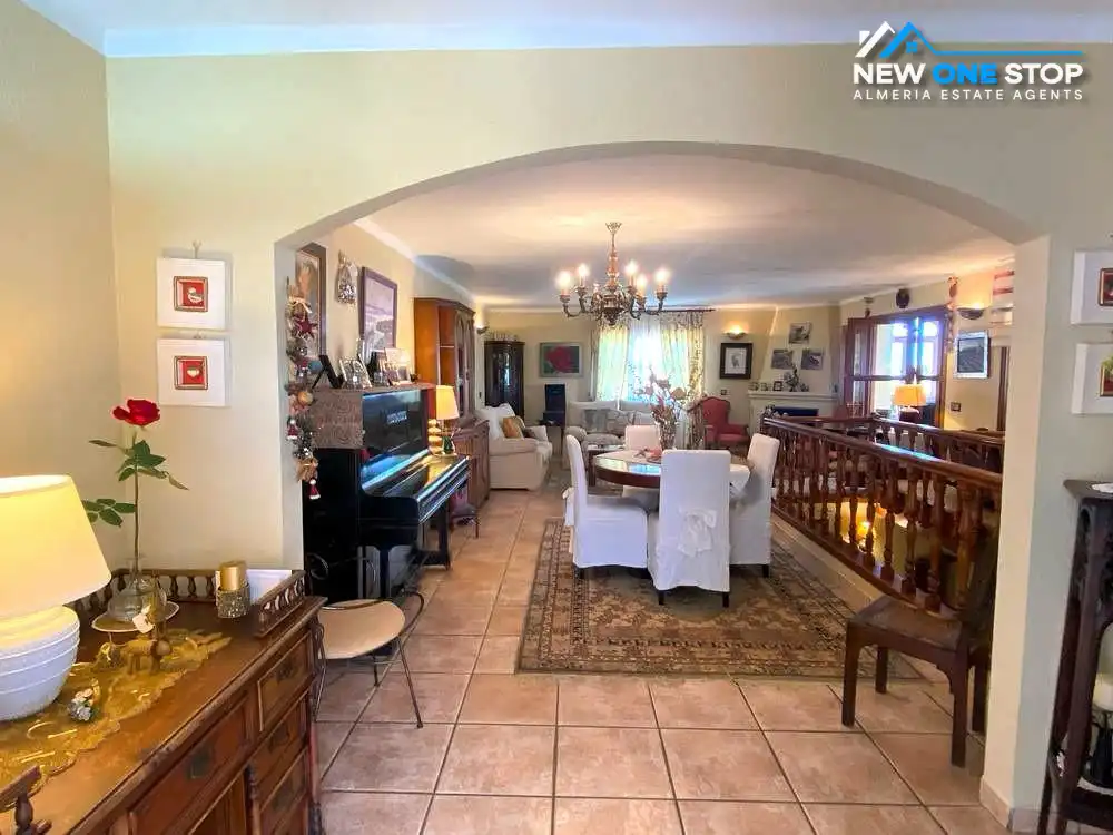 Sala de estar de Casa o chalet en venta en Mojácar con Aire acondicionado, Calefacción y Jardín privado