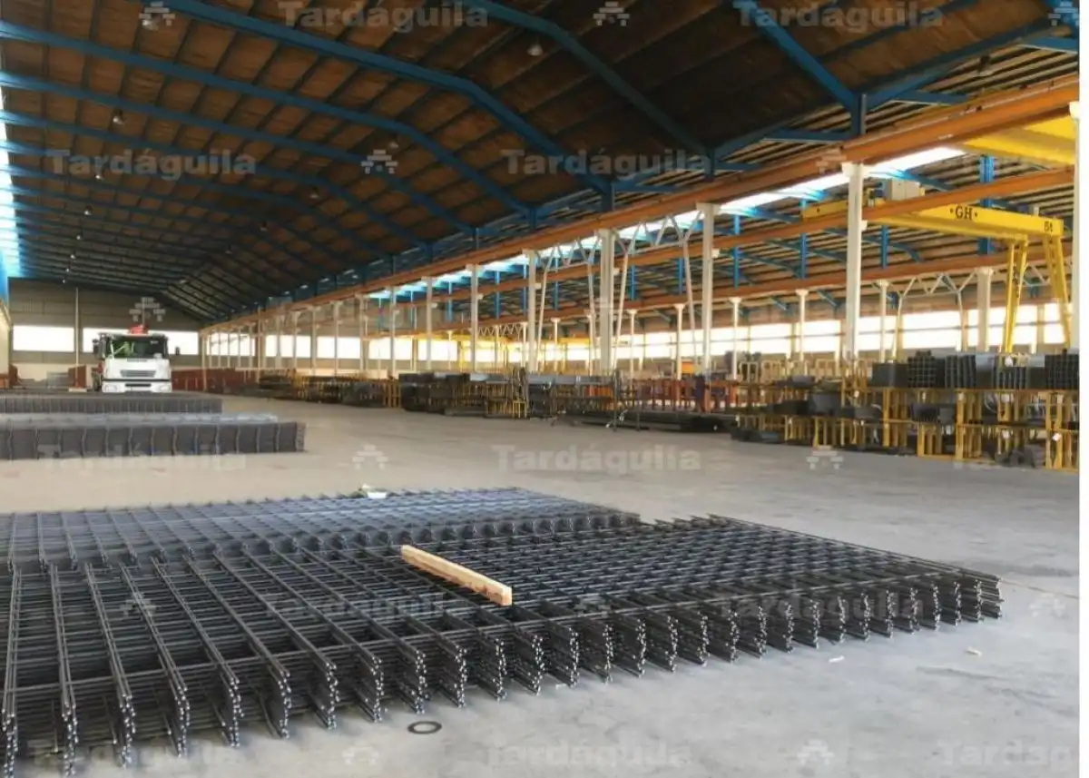 Außenansicht von Fabrikhallen zum Verkauf in Castellanos de Moriscos