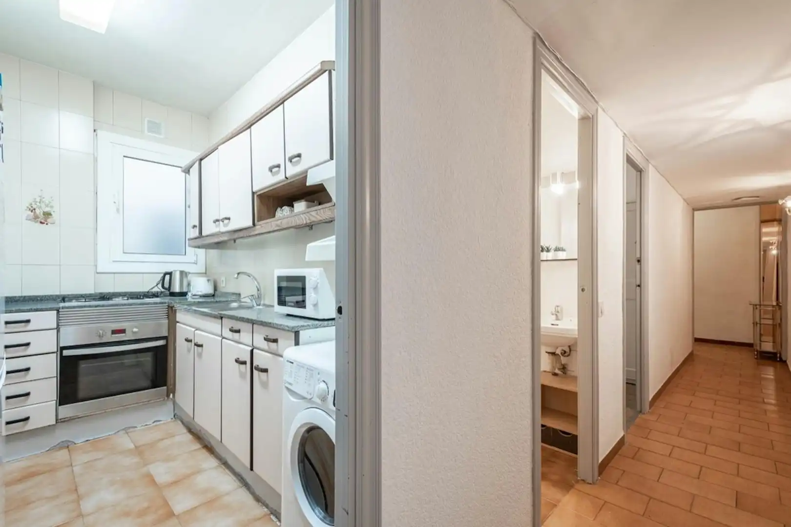 Kitchen of Flat for share in Barcelona  with Furnished and Washing machine