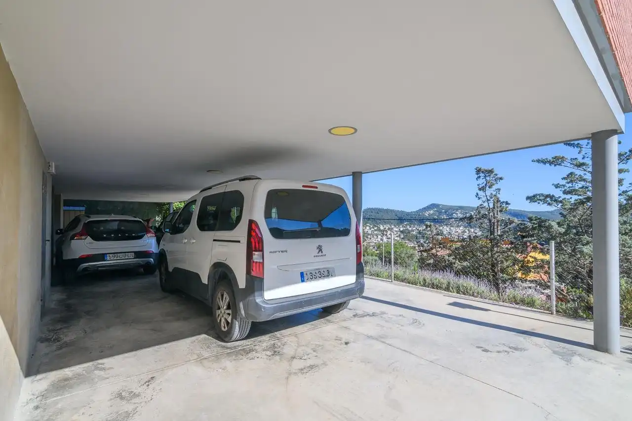 Parking de Casa o chalet en venta en Vallirana con Aire acondicionado y Balcón