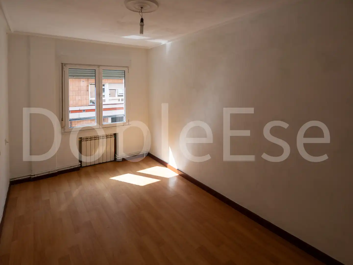 Habitación de Piso en venta en Gijón  con Calefacción, Terraza y Trastero