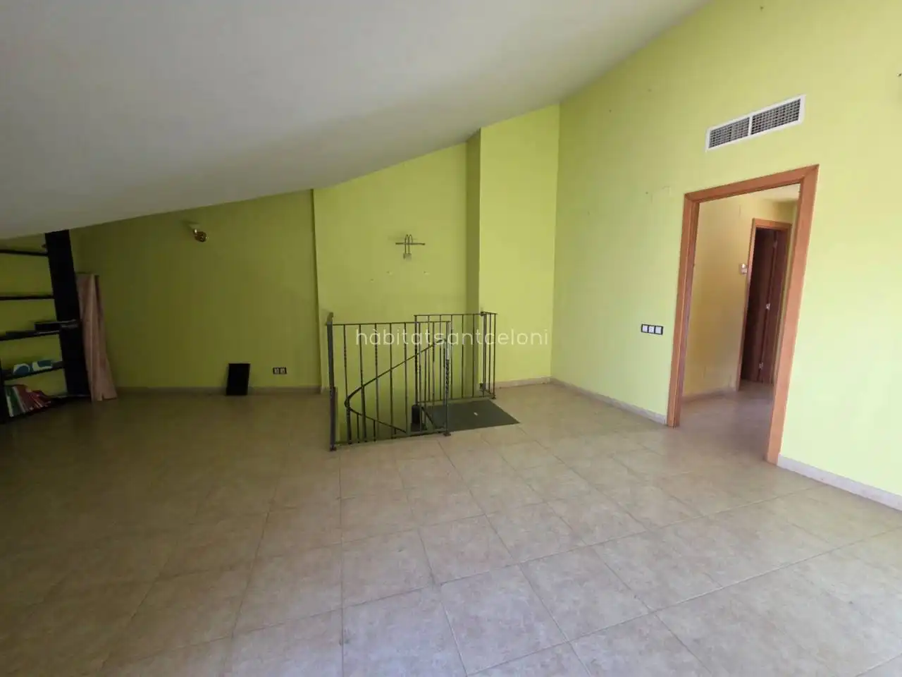 Maisonette zum Verkauf in Riells i Viabrea mit Terrasse, Balkon und Gemeinschaftspool