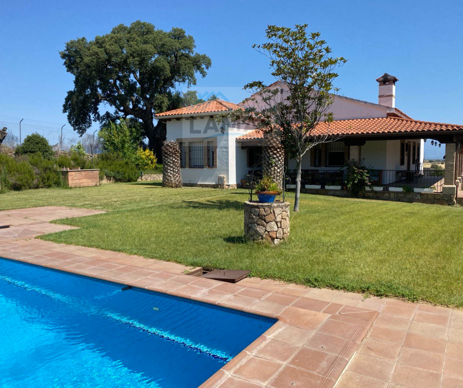 Garten von Country house zum verkauf in Navalmoral de la Mata mit Klimaanlage, Heizung und Privatgarten