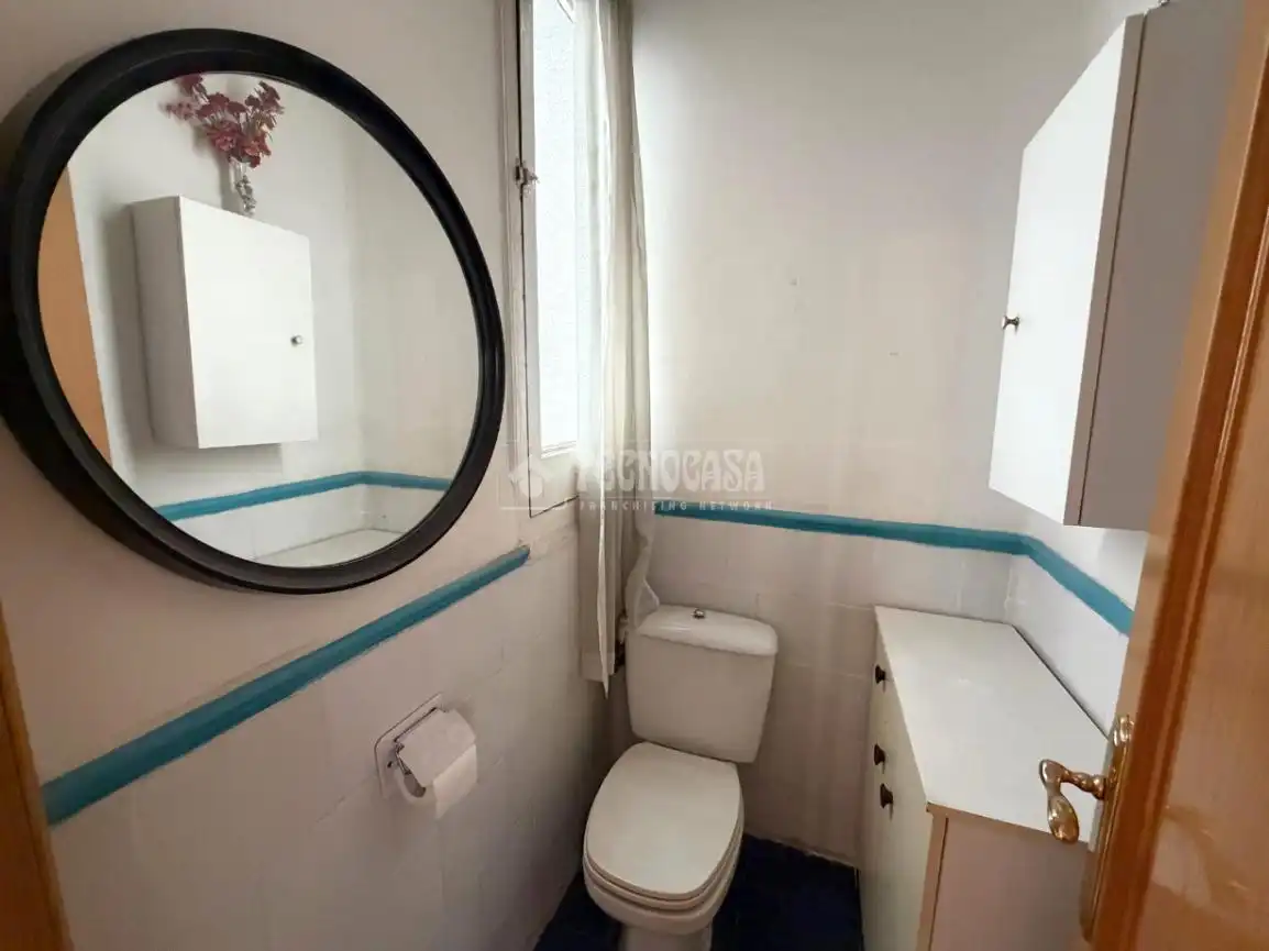 Bathroom of Flat for sale in Zaragoza  with Heating
