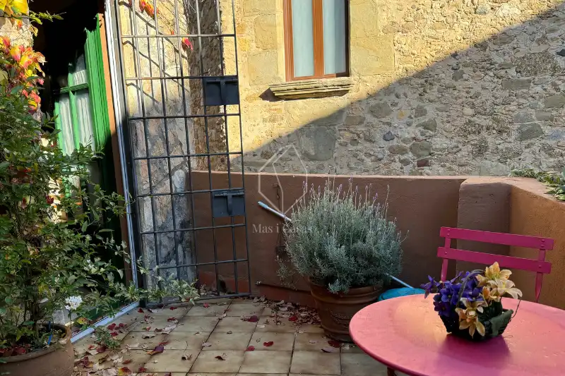 Terrassa de Casa o xalet en venda en La Tallada d'Empordà amb Terrassa, Traster i Piscina comunitària