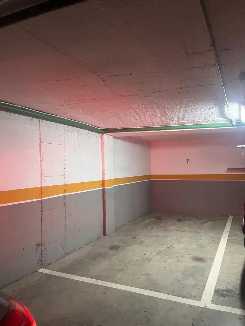 Parkplatz von Wohnung zur Miete in Cáceres mit Klimaanlage, Heizung und Möbliert