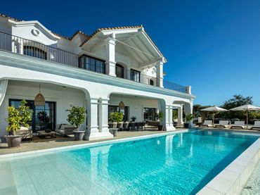 Villa con piscina in vendita a Nueva Andalucía
