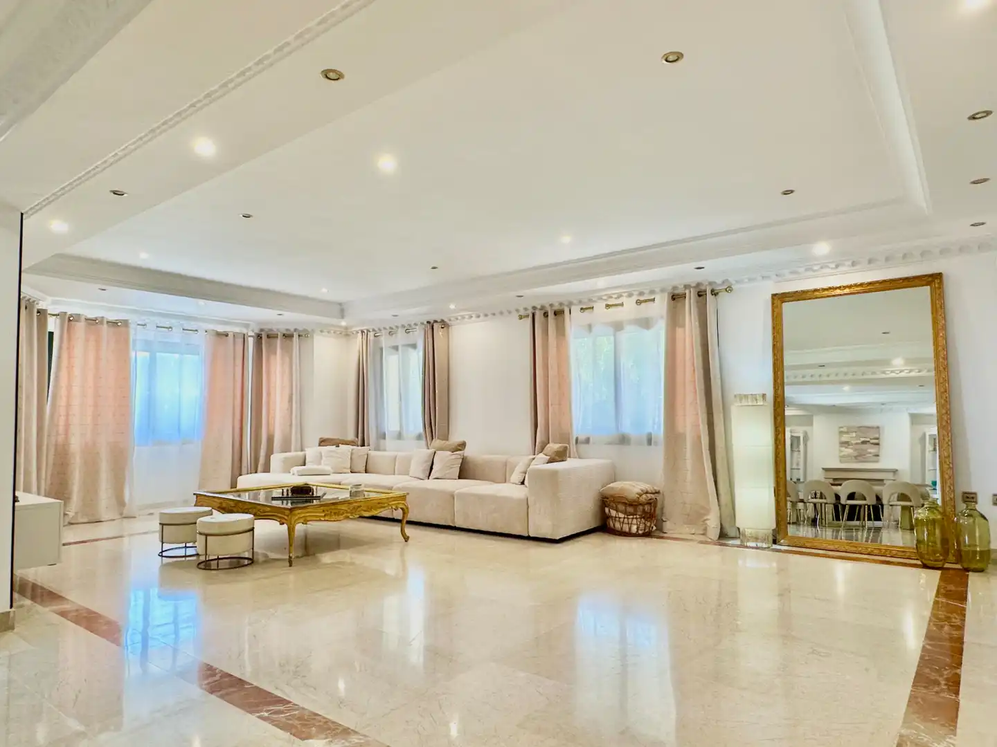 Living room of Houses for rent in Marbella  with Air Conditioner, Heating and Private garden